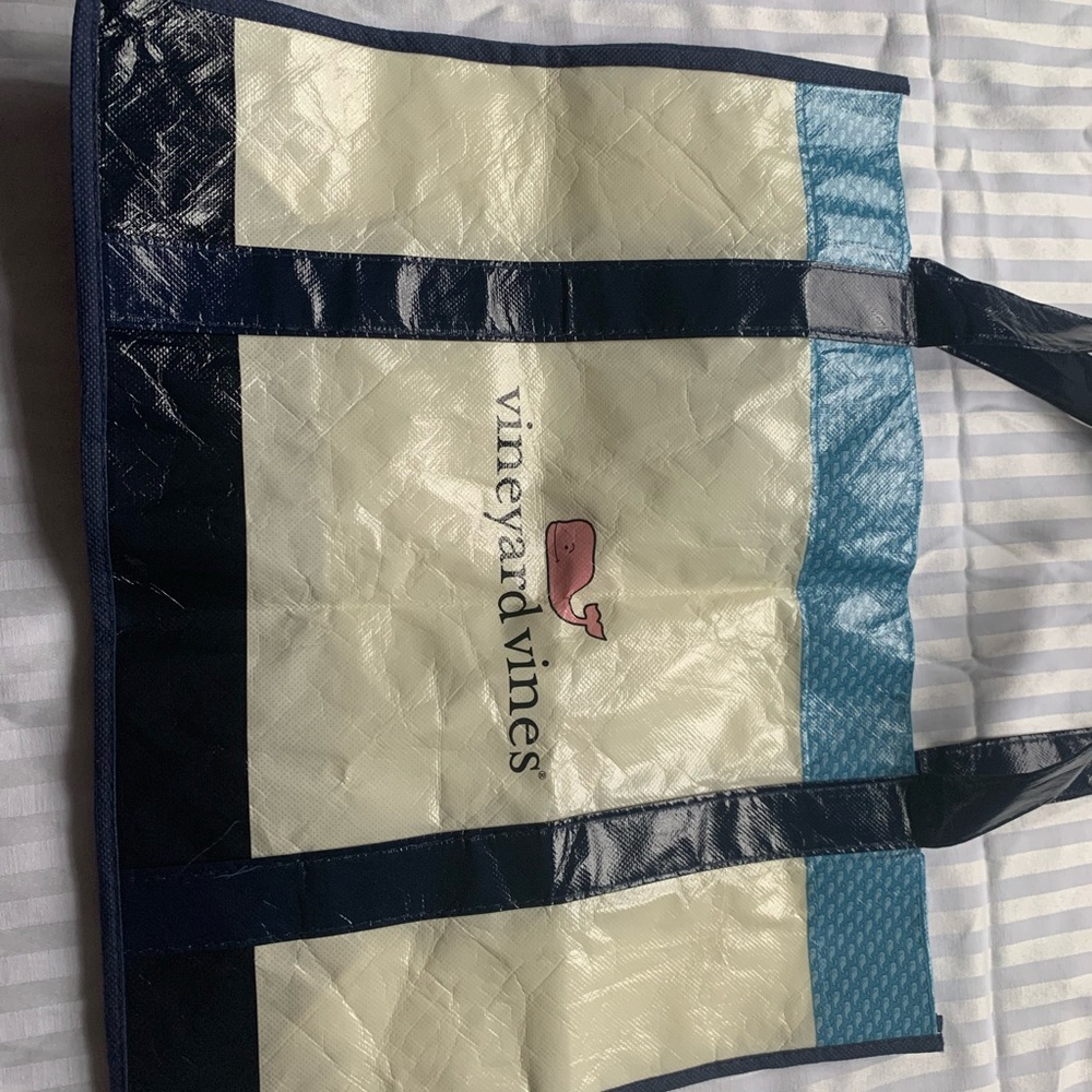 Vineyard Vines Reusable Shopping Bag.